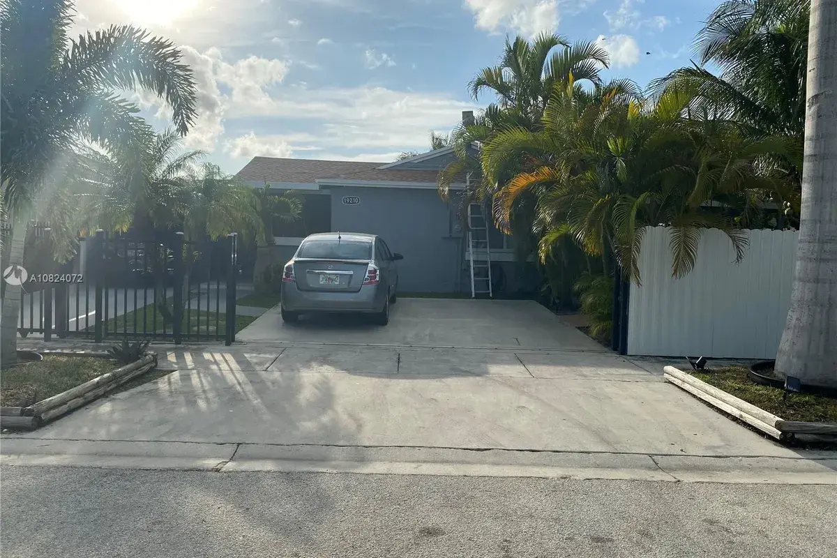 19210 SW 124th Ct, Miami FL 33177