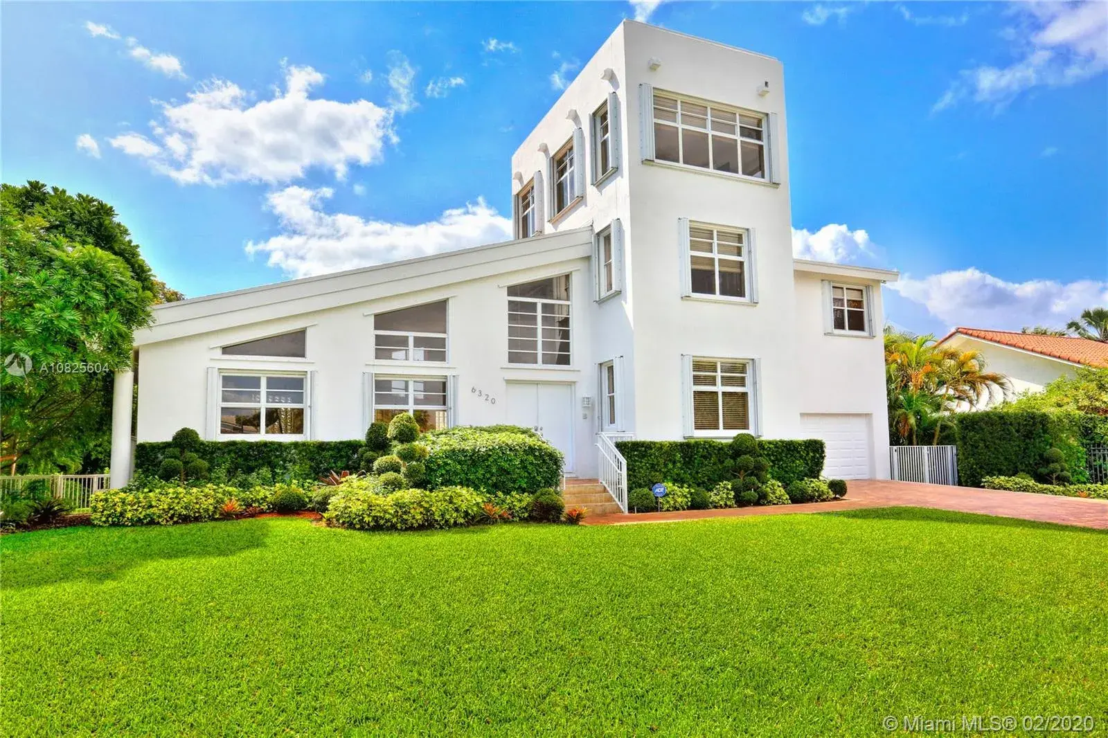 5 bedroom 5 bath for sale at 6320 Dolphin Dr, Coral Gables FL 33158