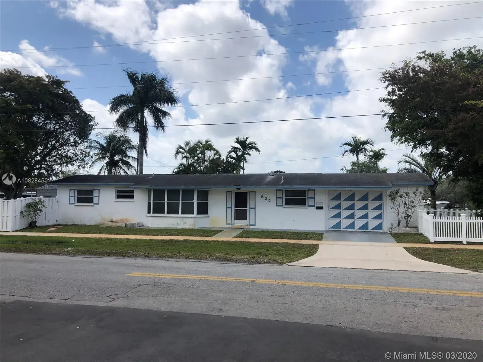 4 bedroom 2 bath Residential for sale at 820 W Chaminade Dr, Hollywood FL 33021