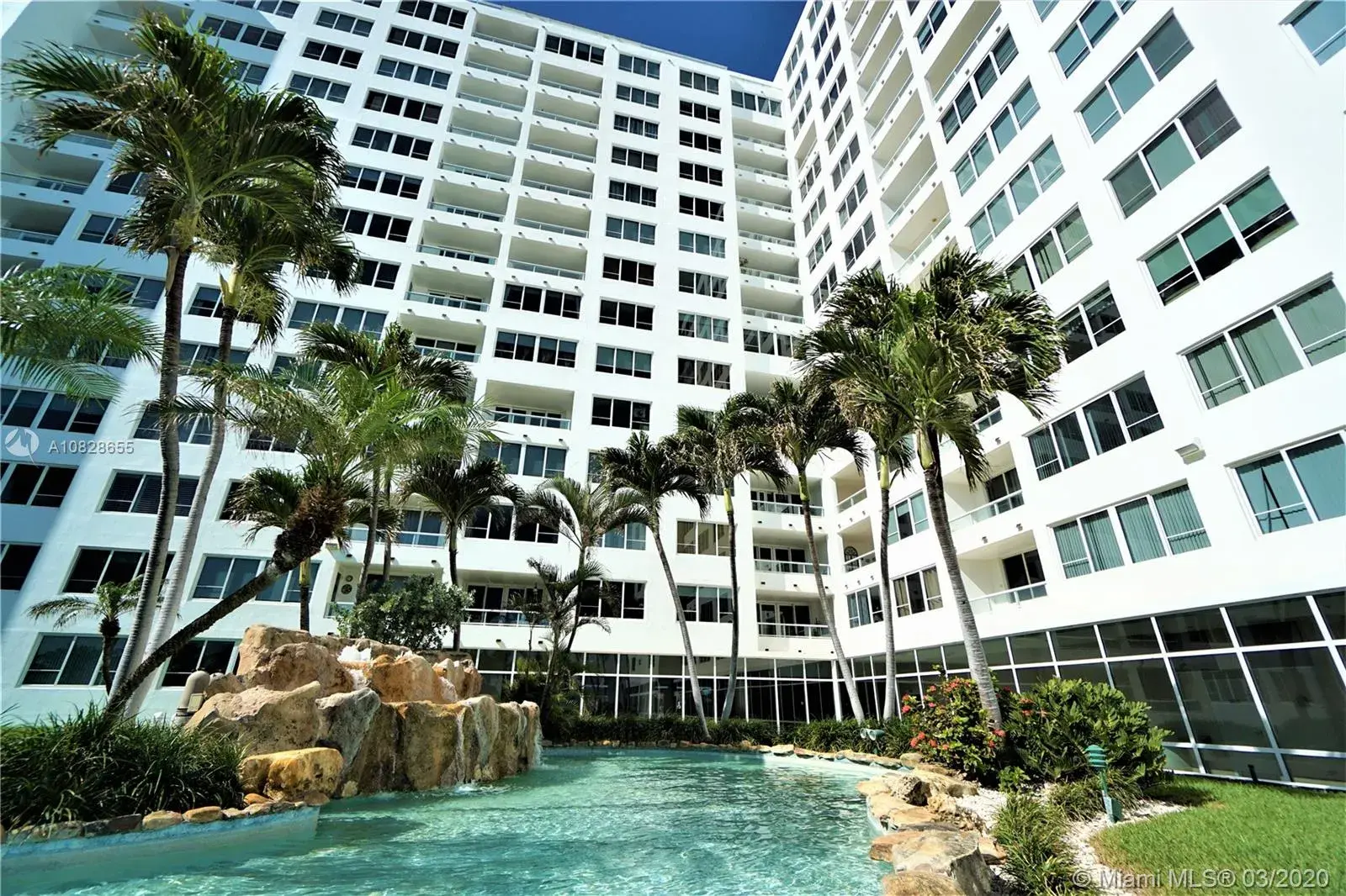 2 bedroom 1 bath Residential Lease for rent at 5005 Collins Ave # 322, Miami Beach FL 33140