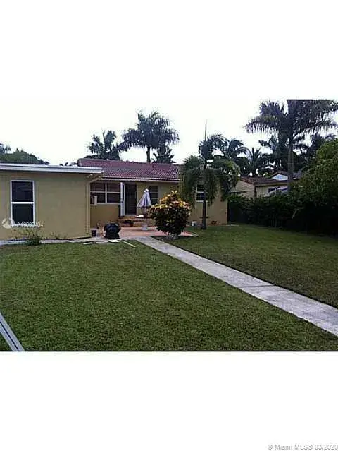 1422 Wiley St, Hollywood FL 33020