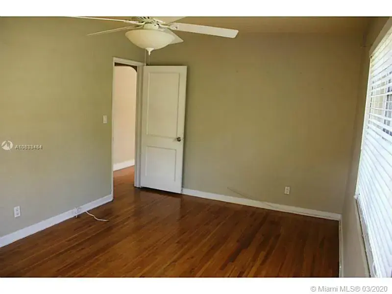 1422 Wiley St, Hollywood FL 33020