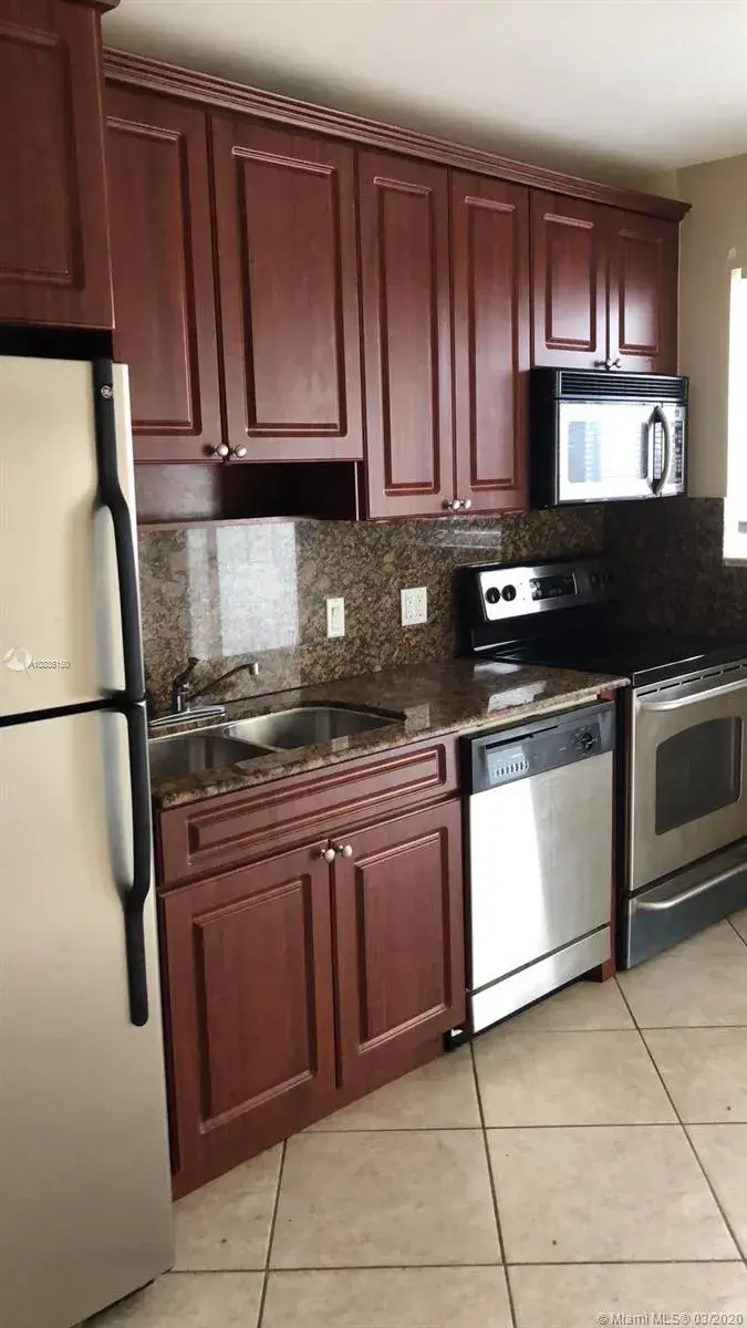 2 bedroom 1 bath Residential Lease for rent at 828 SW 2nd St # 5, Miami FL 33130