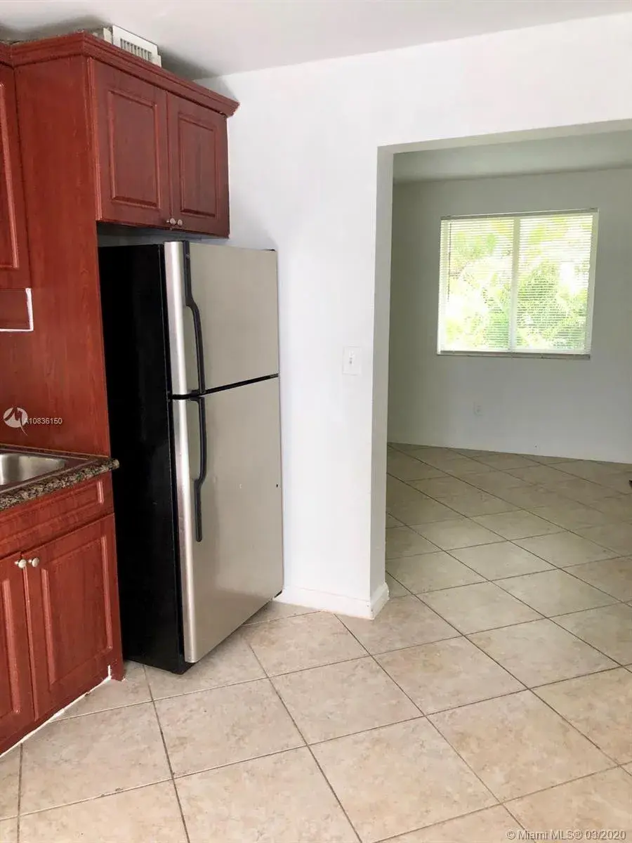 828 SW 2nd St # 5, Miami FL 33130
