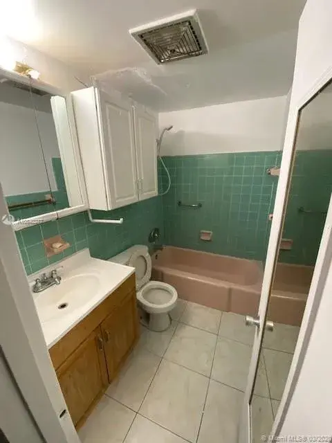 2917 Plunkett St # 15C, Hollywood FL 33020