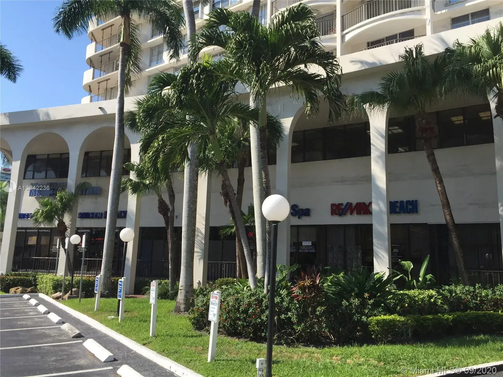 Commercial Sale for sale at 3800 S Ocean Dr # 242, Hollywood FL 33019