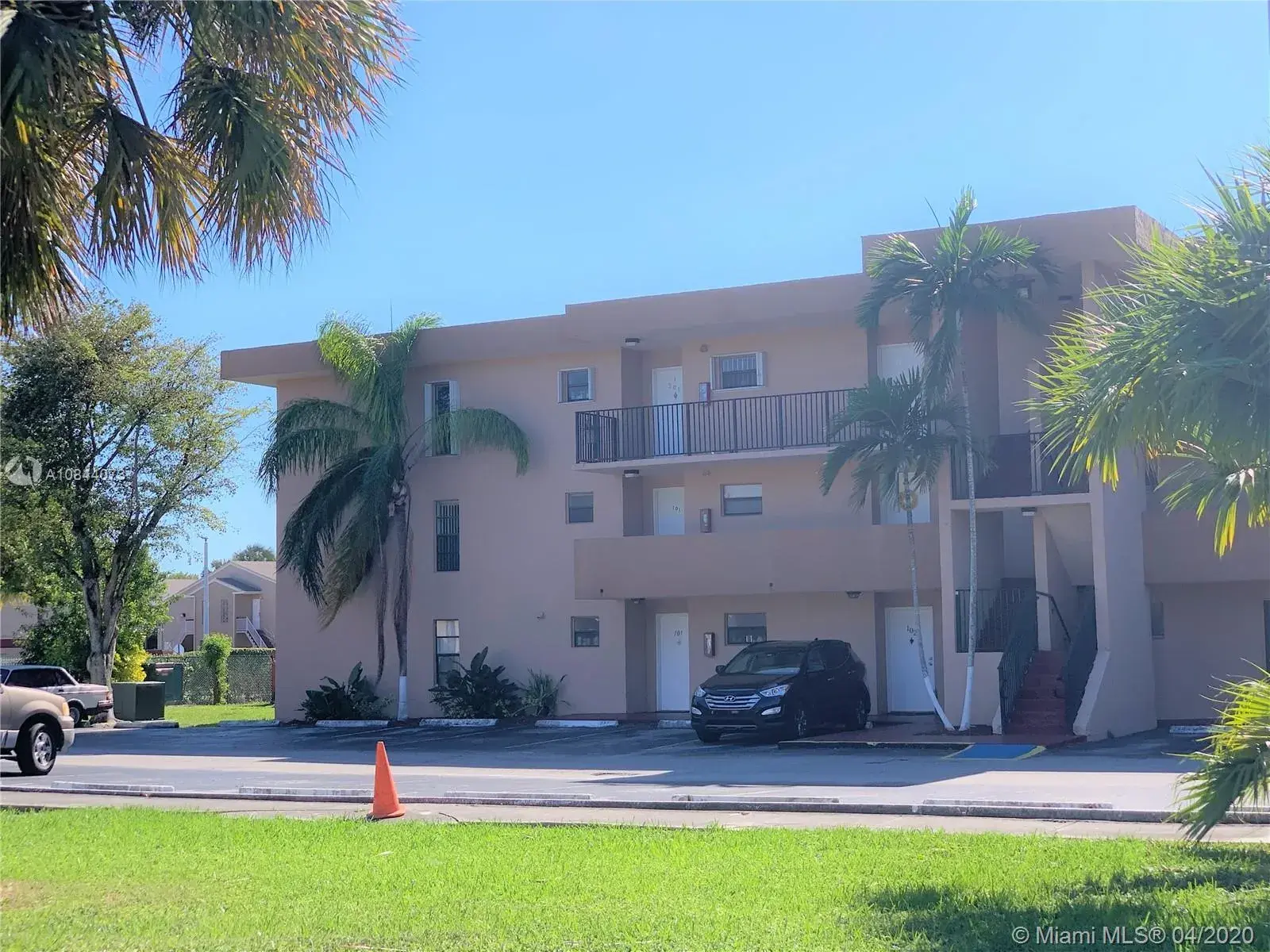 3 bedroom 2 bath Residential for sale at 13870 SW 62nd St # 201, Miami FL 33183