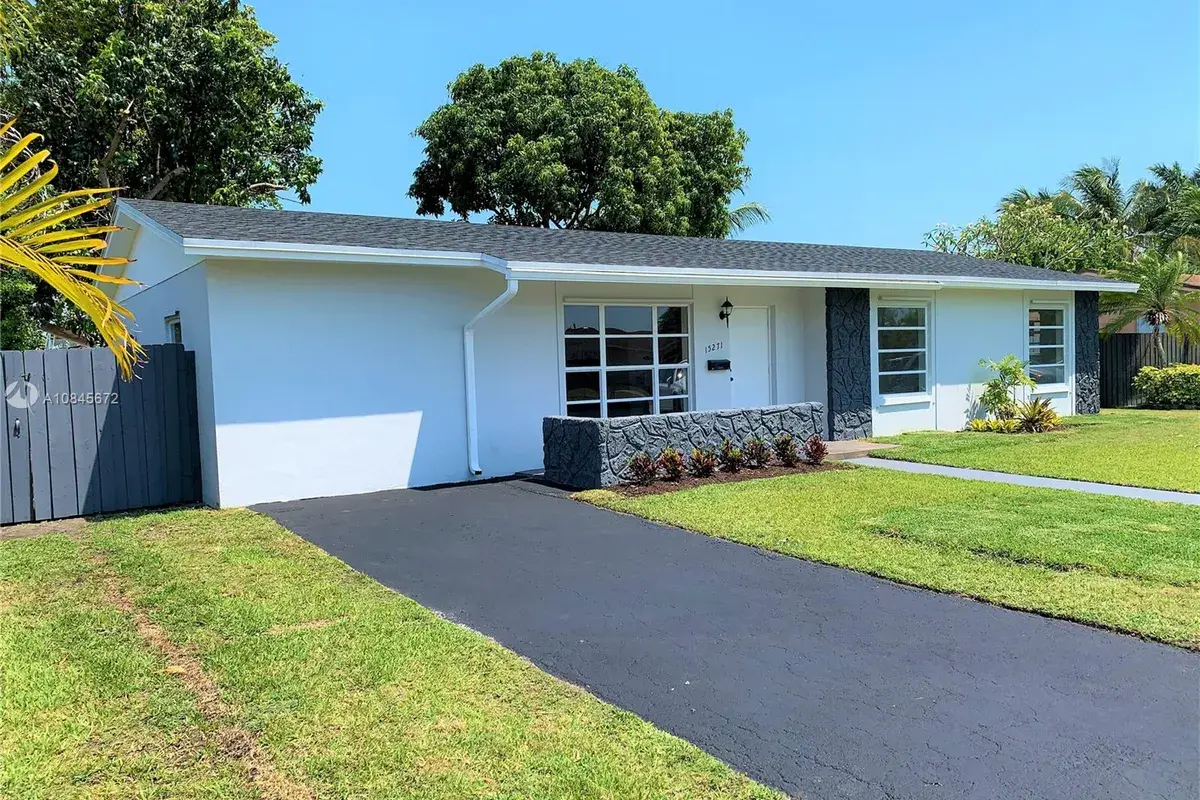 15271 SW 103rd Ave, Miami FL 33157