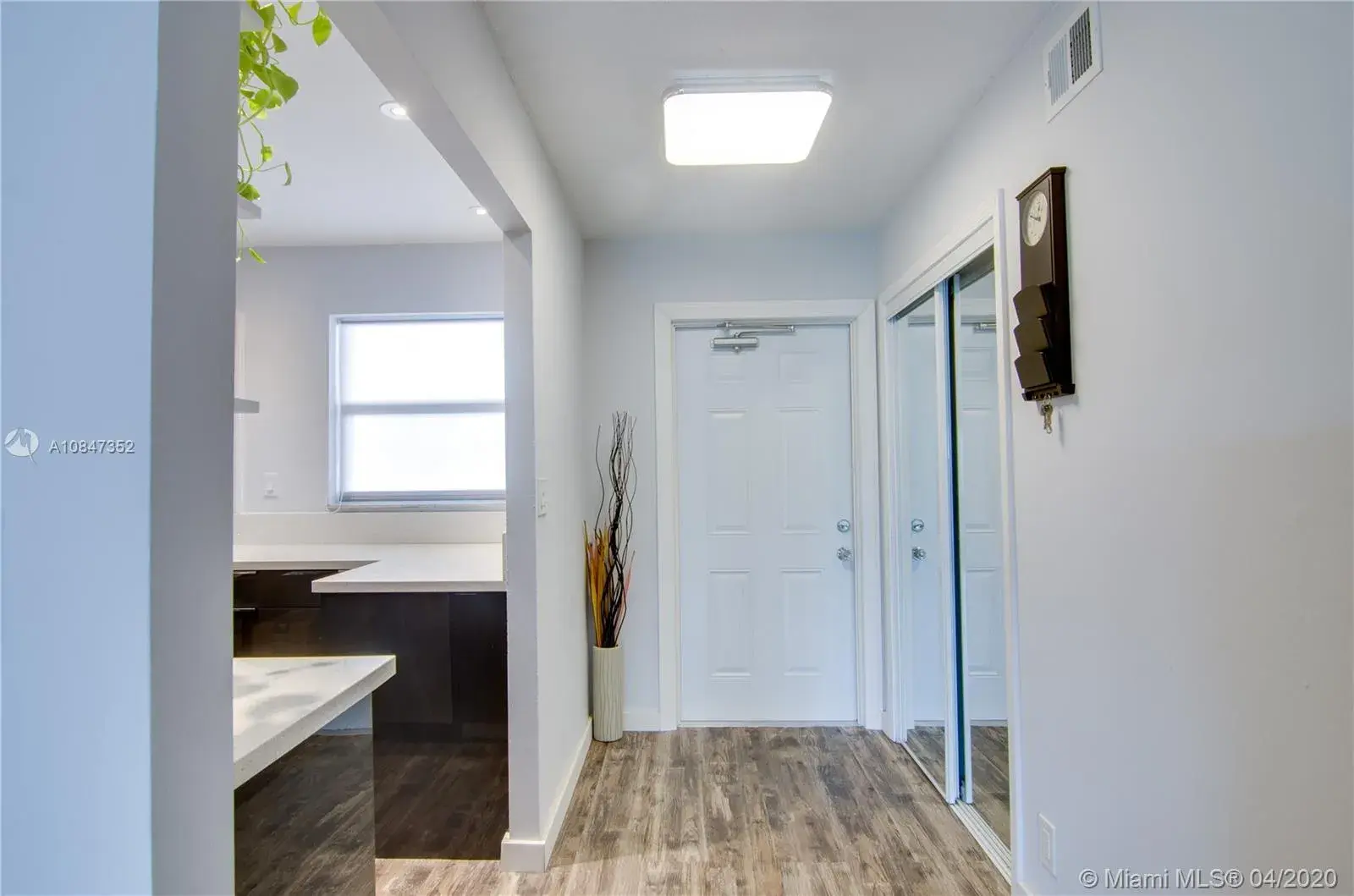 219 NE 14th Ave # 307, Hallandale Beach FL 33009