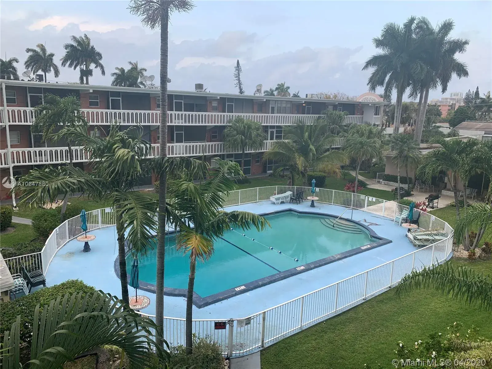 141 NE 10th Ave # 25C, Hallandale Beach FL 33009