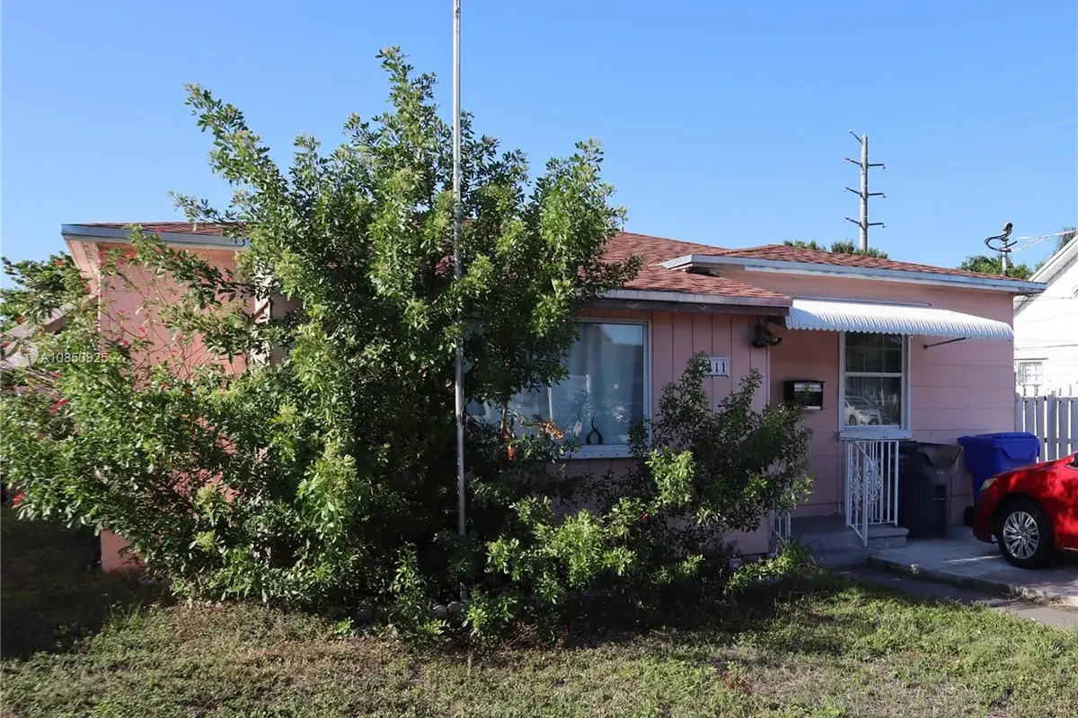 2411 Johnson St, Hollywood FL 33020