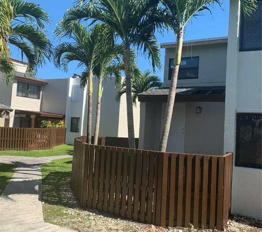 10300 NW 9th St Cir # 201, Miami FL 33172