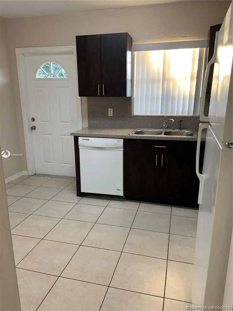 2840 Fillmore St # 10, Hollywood FL 33020