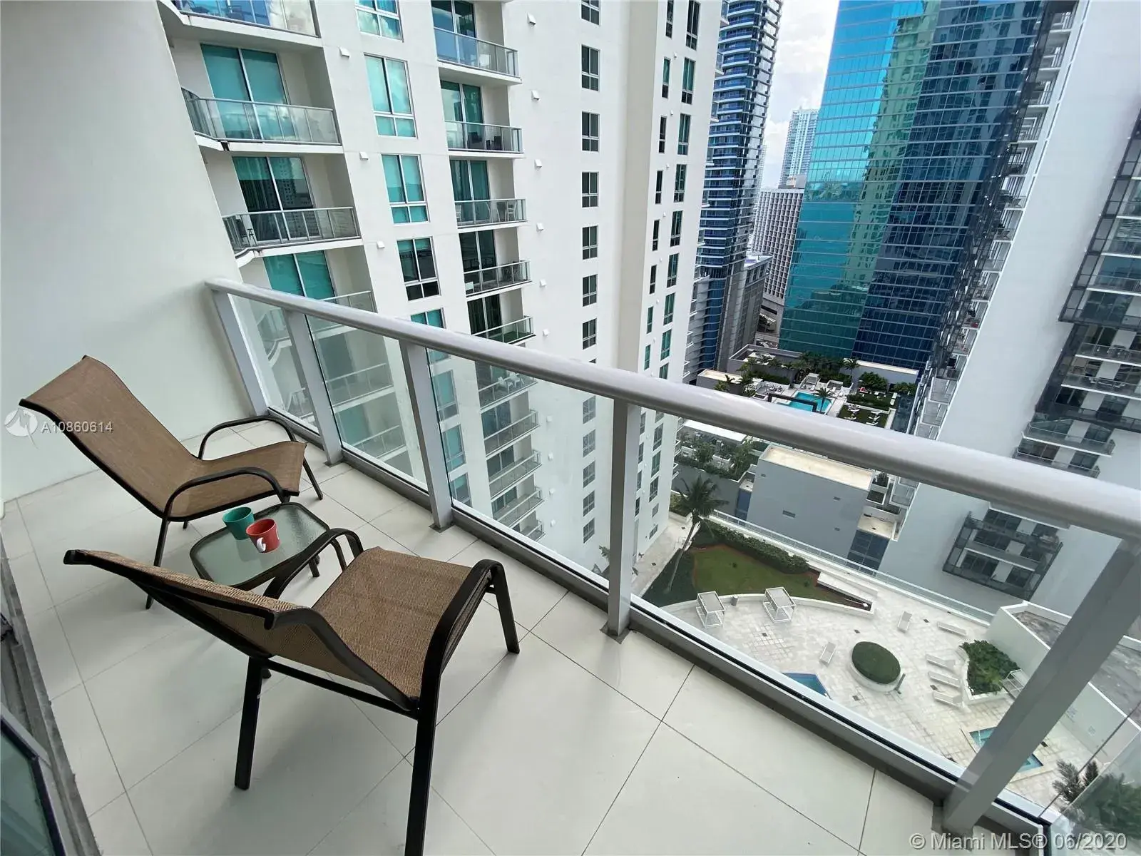 1 bedroom 1 bath Residential for sale at 300 S Biscayne Blvd # 2309, Miami FL 33131