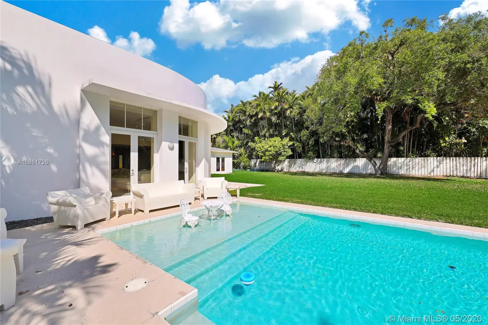 7 bedroom 7 bath Residential for sale at 3834 Park Ave, Miami FL 33133