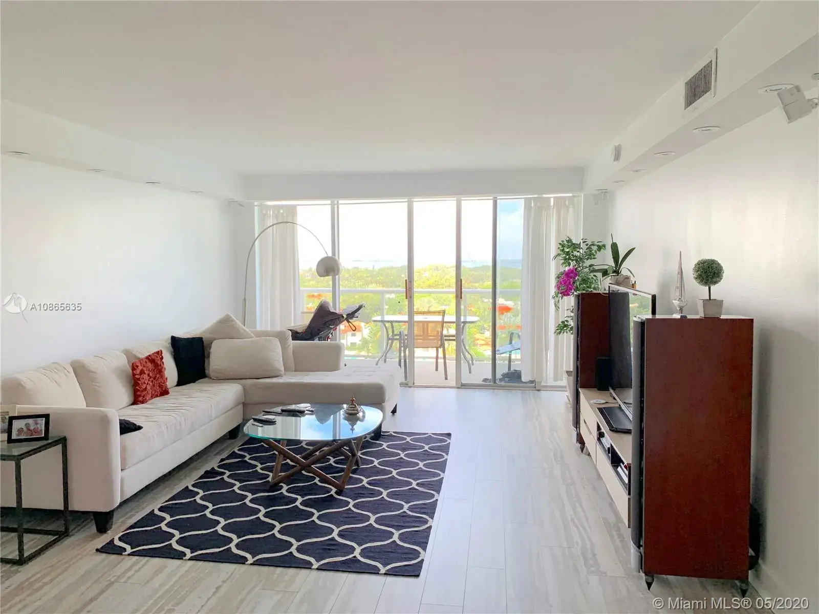 2 bedroom 2 bath for sale at 5750 Collins Ave # 11D, Miami Beach FL 33140