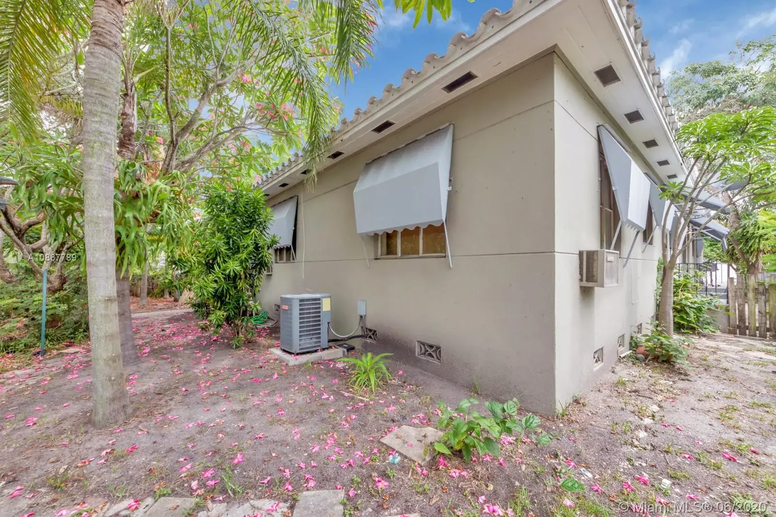 1910 Washington St, Hollywood FL 33020