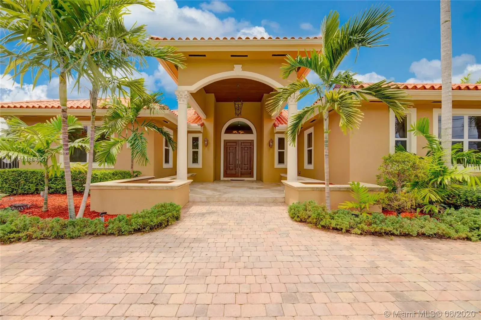 11390 SW 30th St, Miami FL 33165