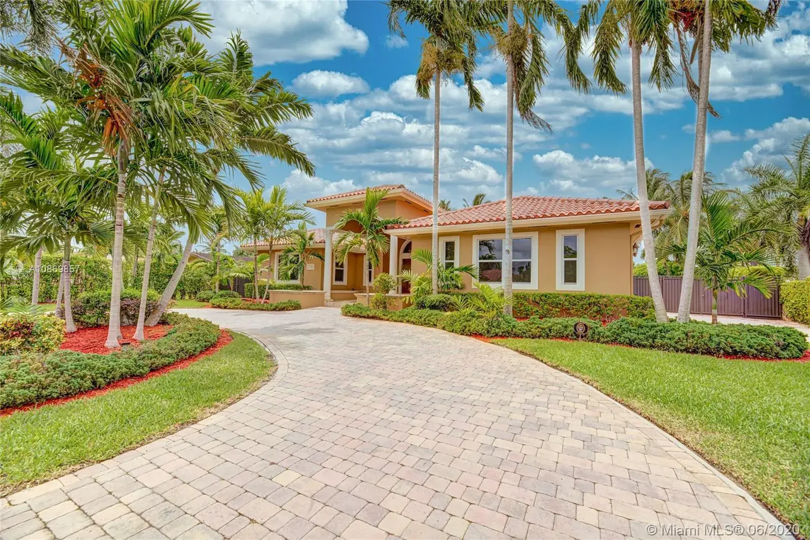 11390 SW 30th St, Miami FL 33165