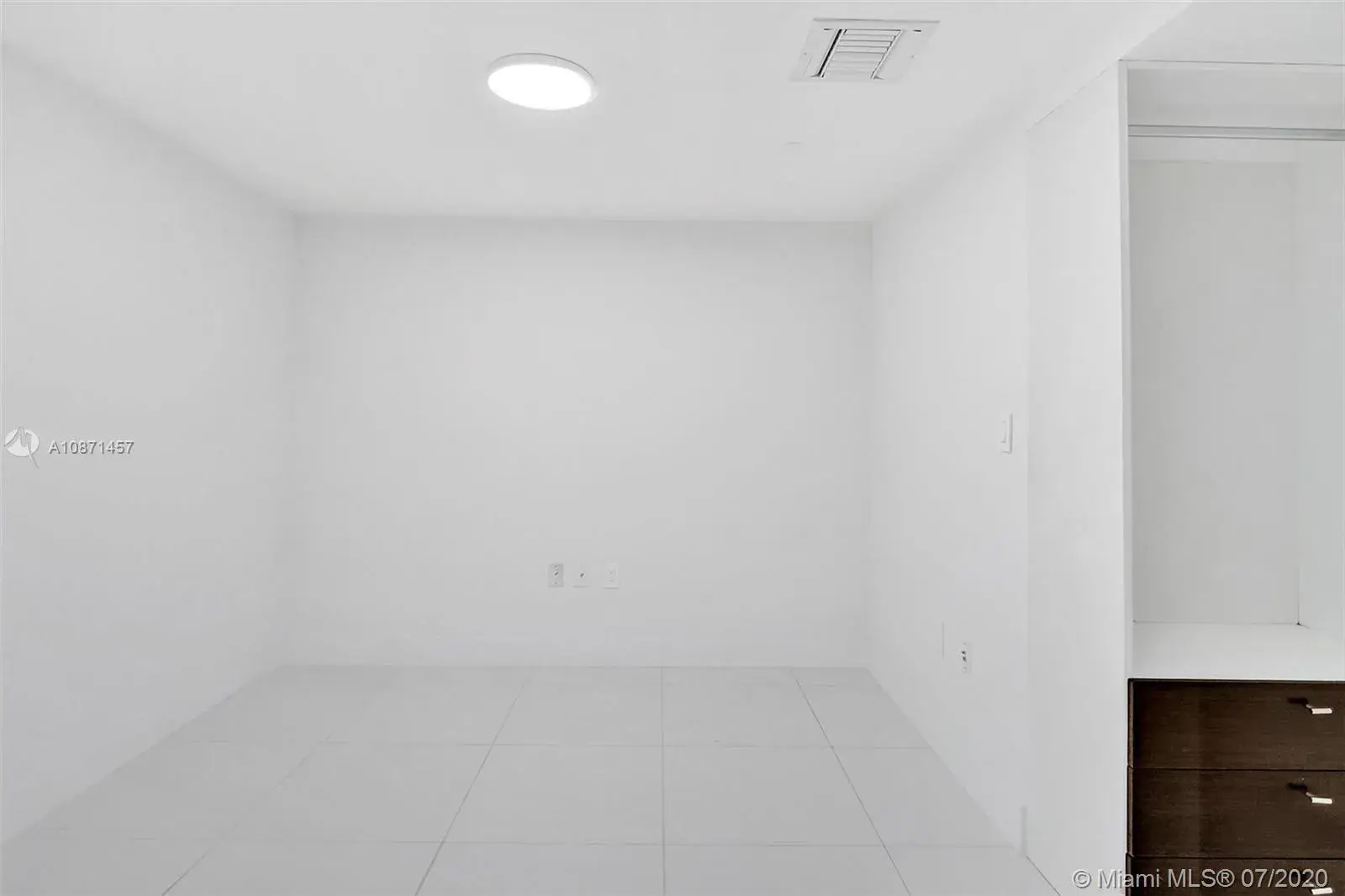 900 Biscayne Blvd # 1808, Miami FL 33132