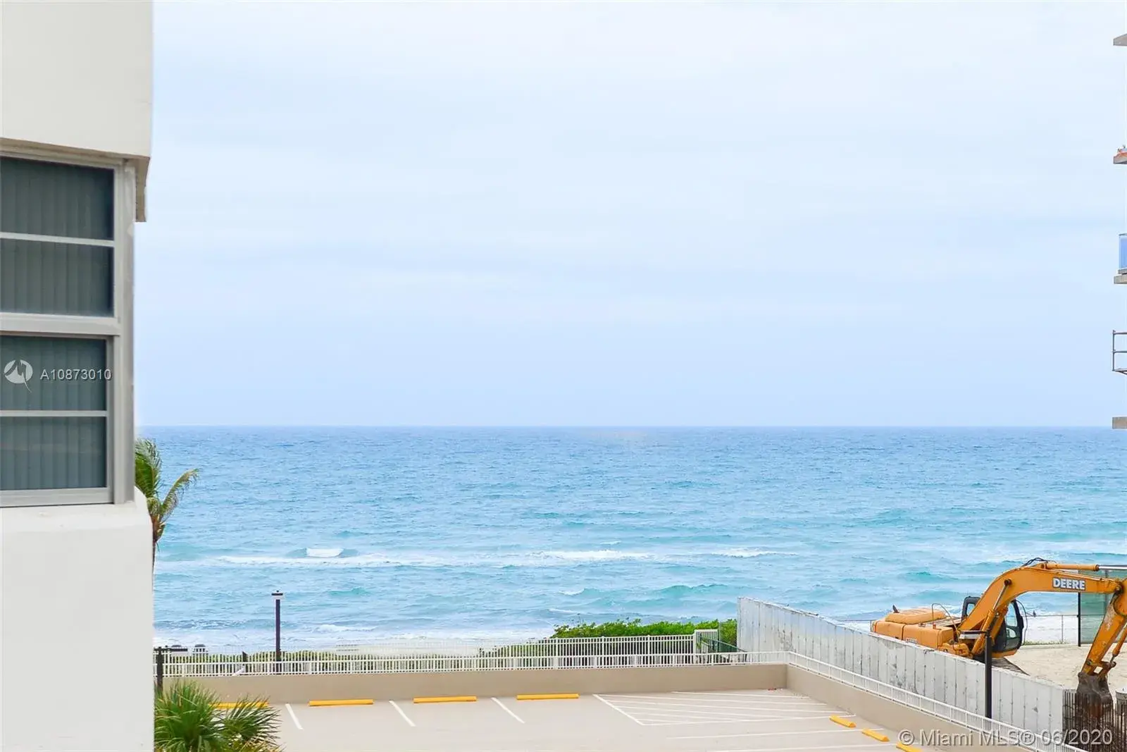 1 bedroom 1 bath Residential Lease for rent at 1980 S Ocean Dr # 3C, Hallandale Beach FL 33009