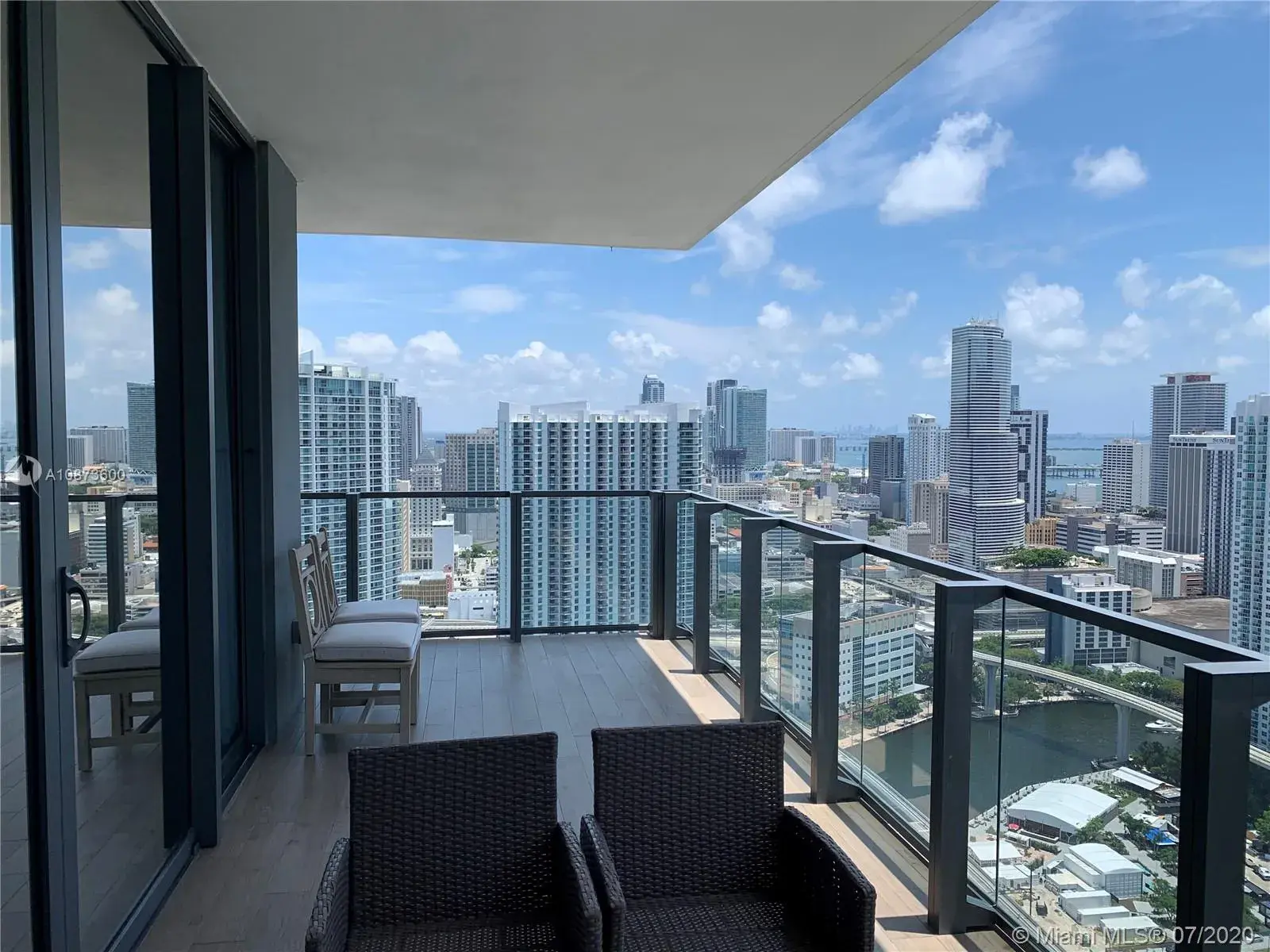 2 bedroom 2 bath Residential for sale at 88 SW 7th St # 3411, Miami FL 33130
