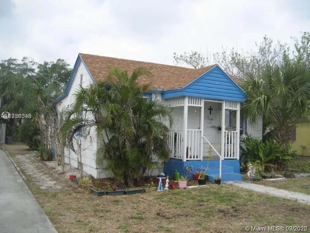 Residential Income for sale at 611 N Broadway, Lantana FL 33462