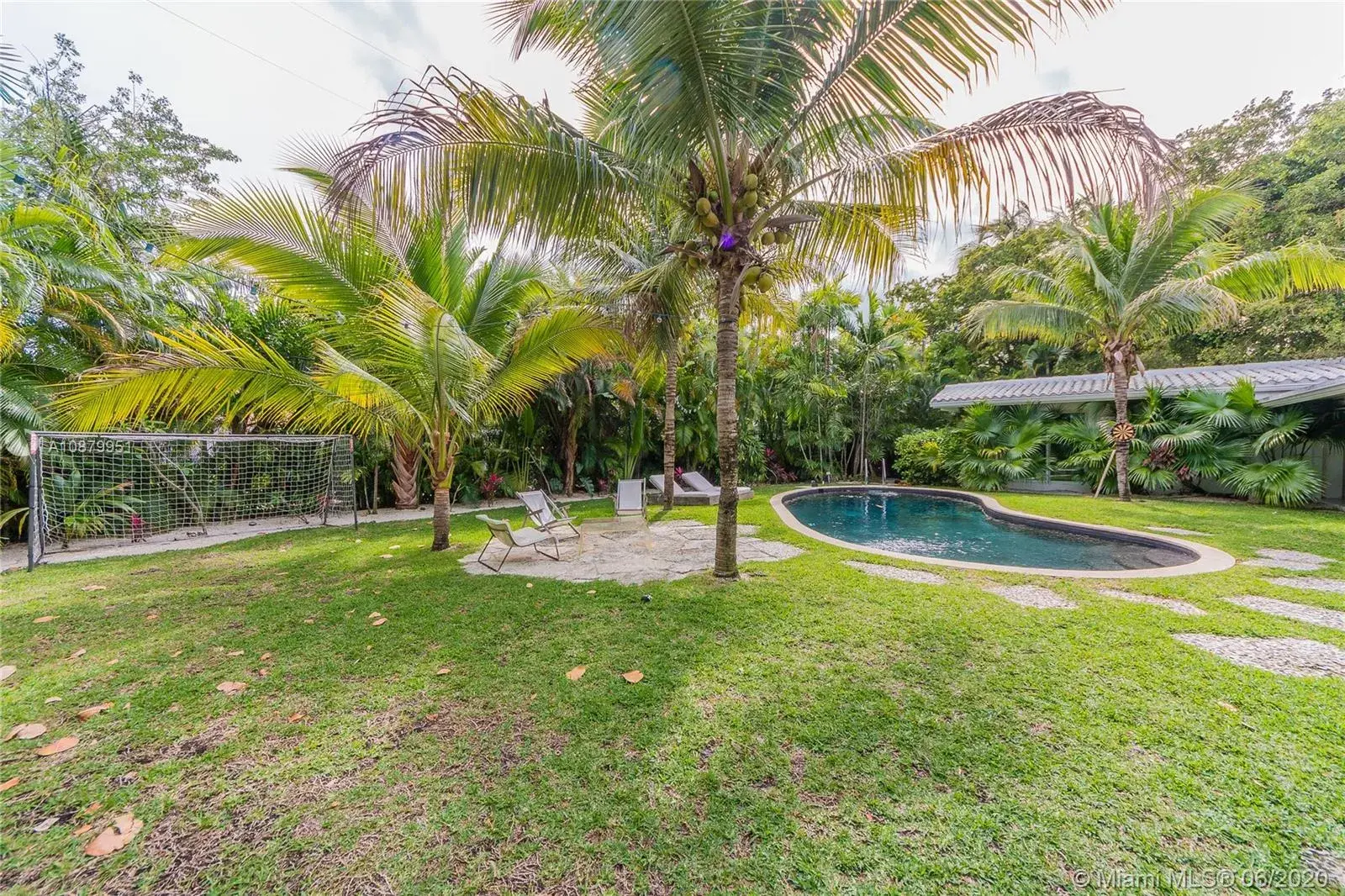 385 Harbor Ct, Key Biscayne FL 33149