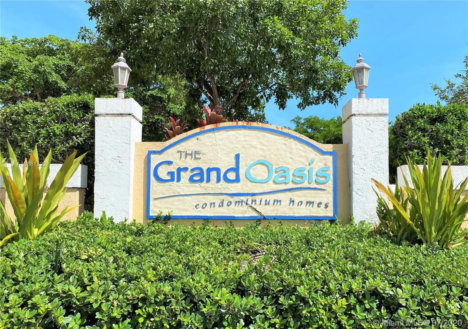 1 bedroom 1 bath Residential for sale at 5761 Riverside Dr, Coral Springs FL 33067
