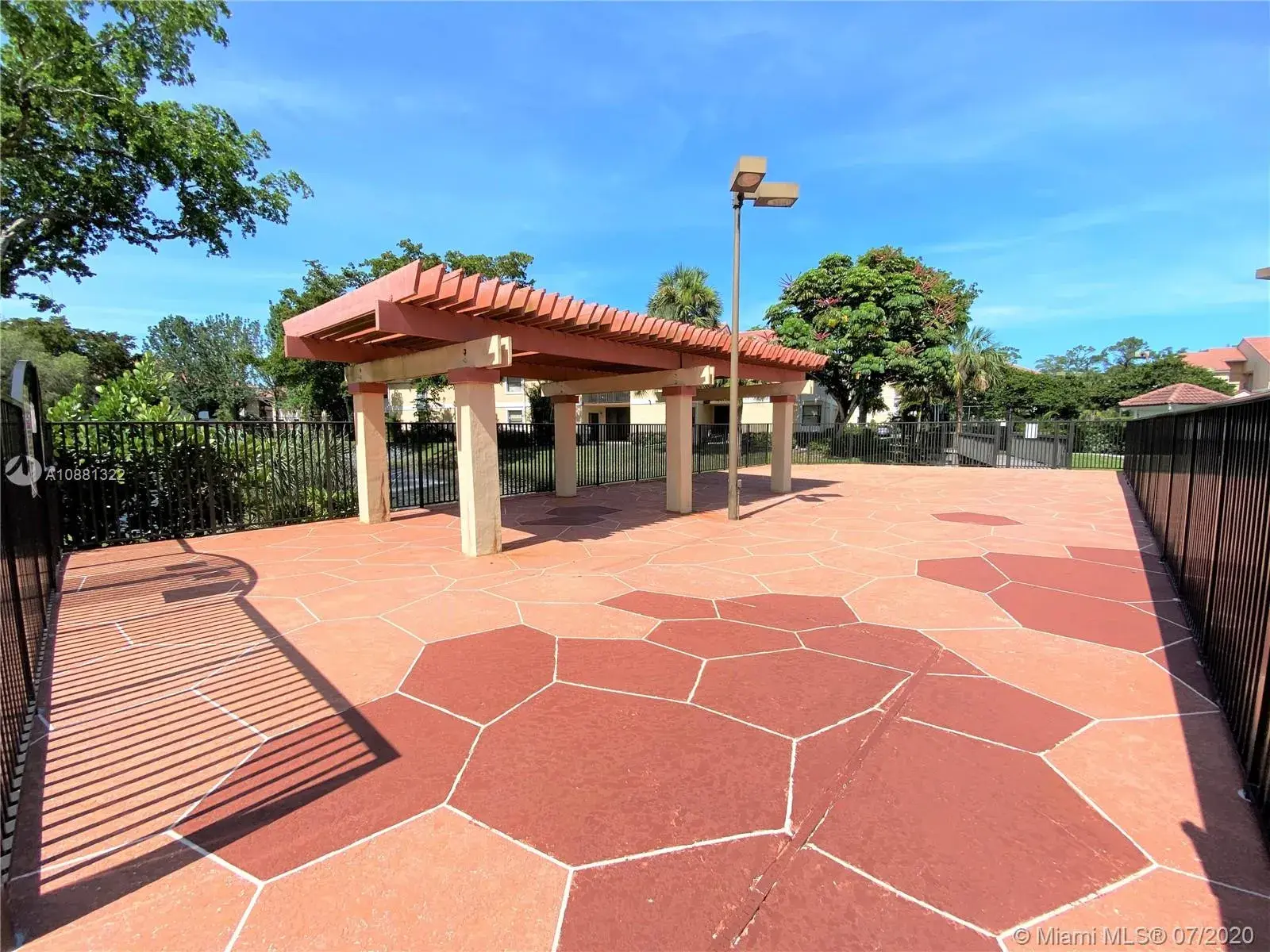 5761 Riverside Dr, Coral Springs FL 33067