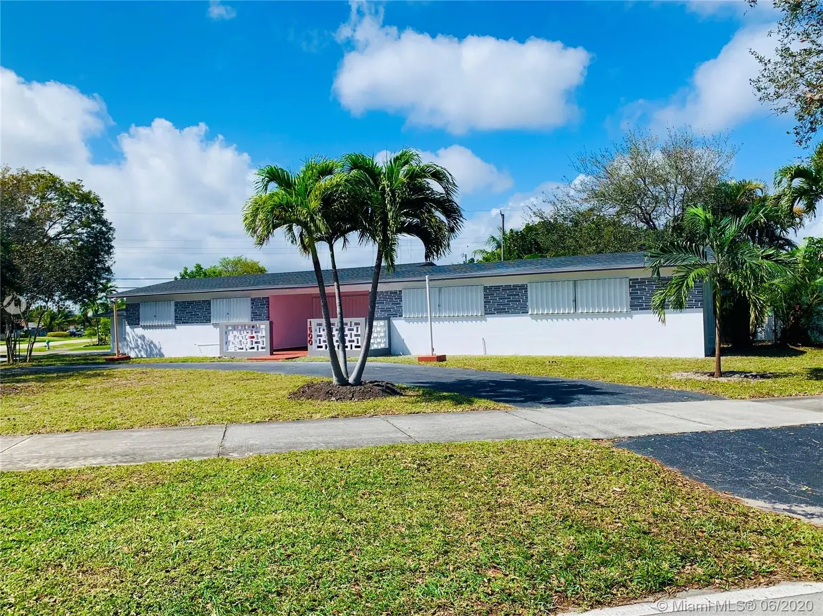 3 bedroom 2 bath Residential for sale at 1500 N Park Rd, Hollywood FL 33021