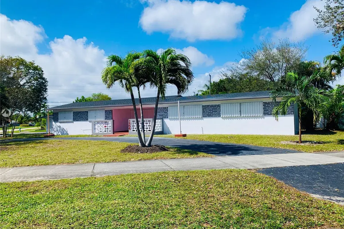 1500 N Park Rd, Hollywood FL 33021