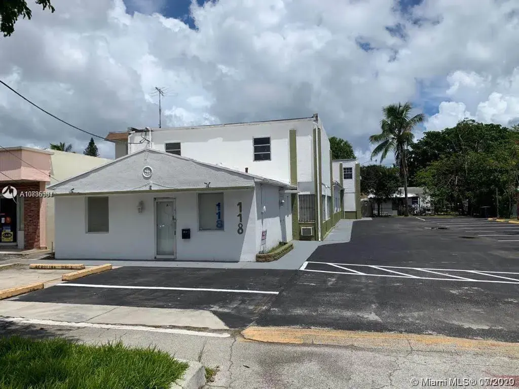 Commercial Sale for sale at 118 NE 1st Ave, Hallandale Beach FL 33009