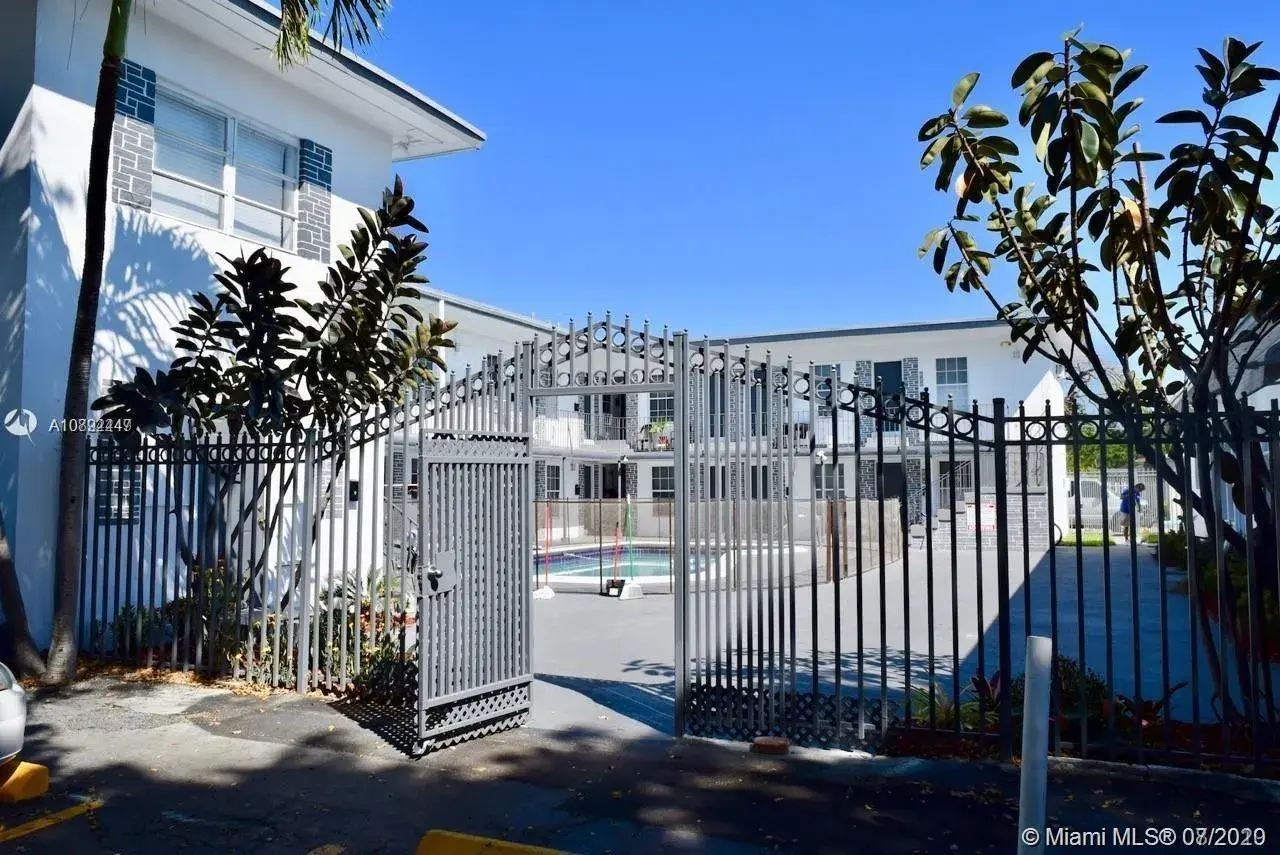 1843 Dewey St # 107, Hollywood FL 33020