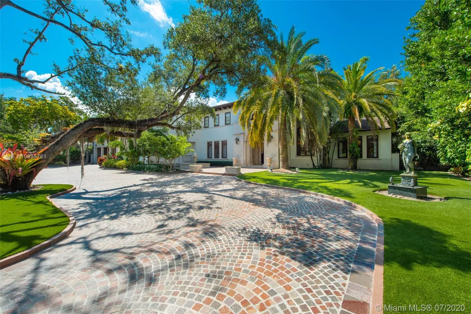 4800 Pine Dr, Miami FL 33143