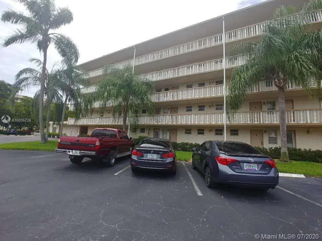 4650 Washington St # 107, Hollywood FL 33021
