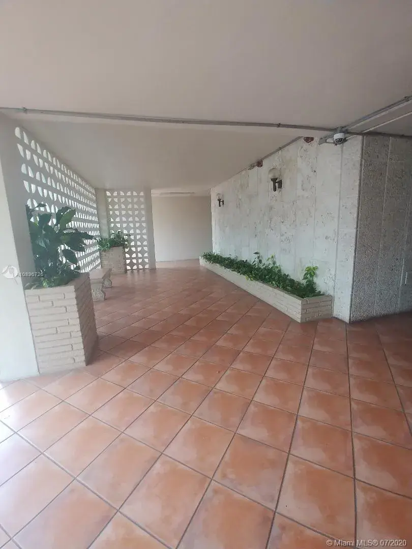 4650 Washington St # 107, Hollywood FL 33021