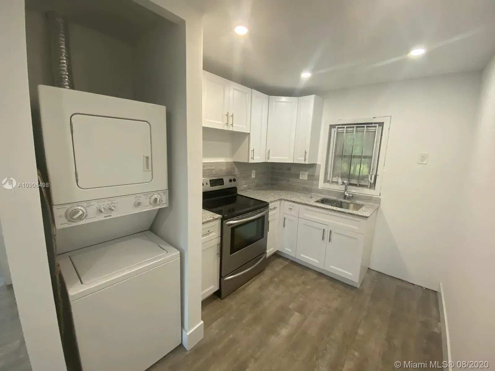 2406 NW 67th St, Miami FL 33147