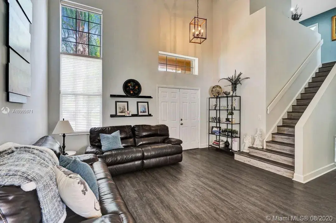 285 Bridgeton Way, Weston FL 33326
