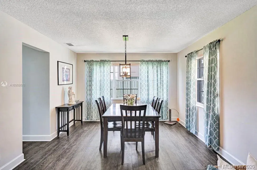 285 Bridgeton Way, Weston FL 33326