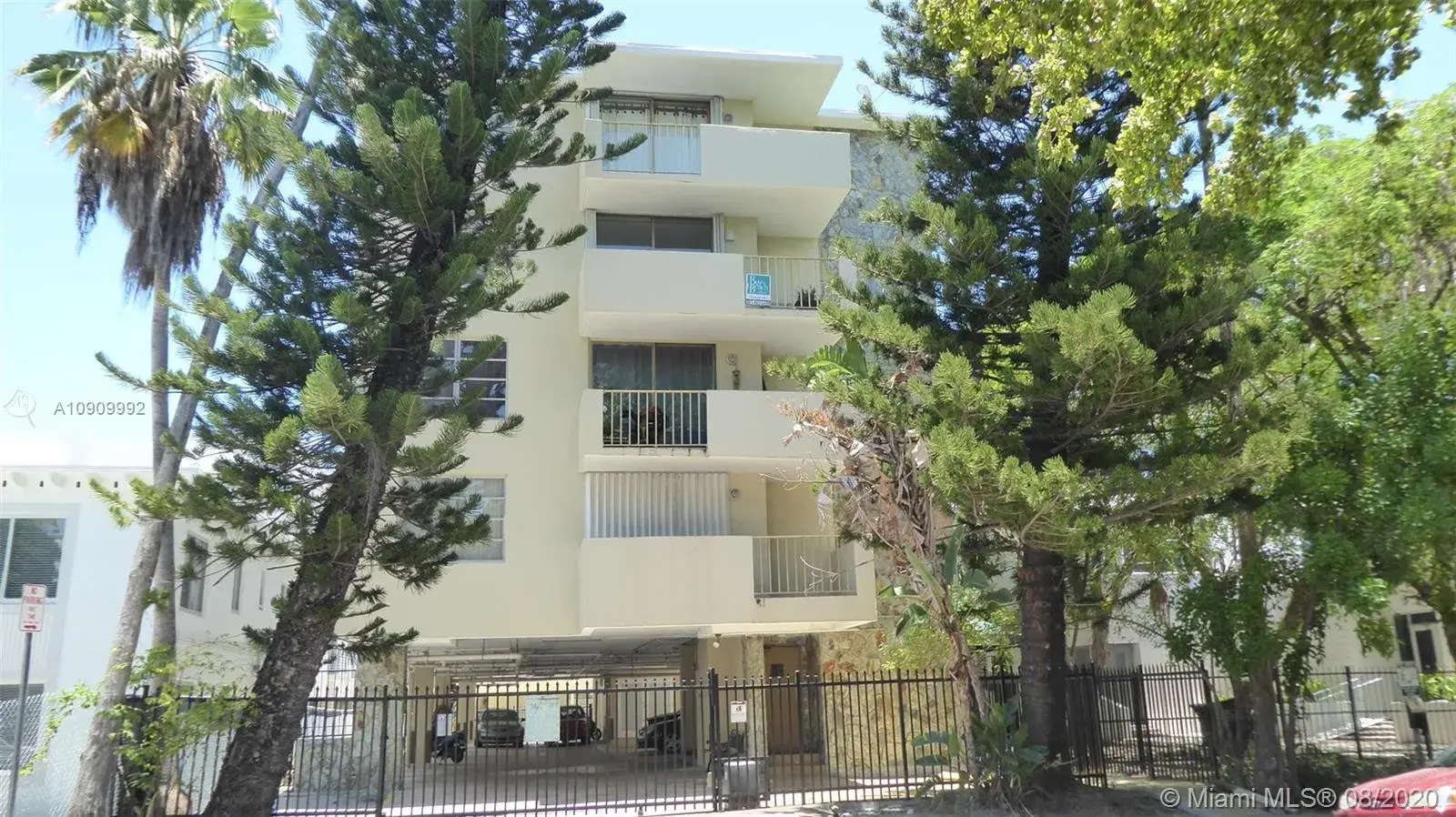 1 bedroom 1 bath Residential for sale at 631 Jefferson Ave # 401, Miami Beach FL 33139