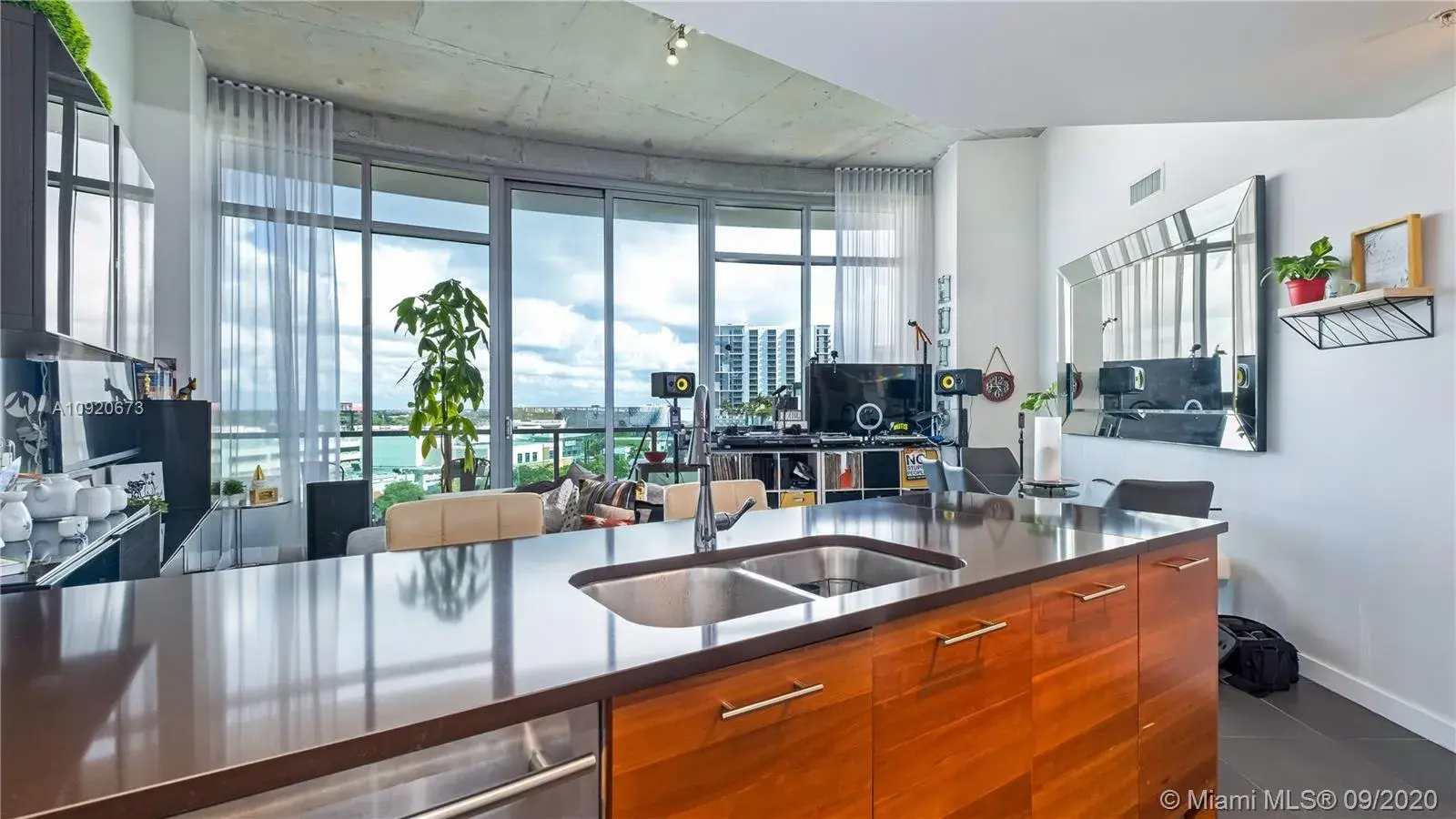 2 bedroom 2 bath Residential for sale at 3301 NE 1st Ave # M0705, Miami FL 33137