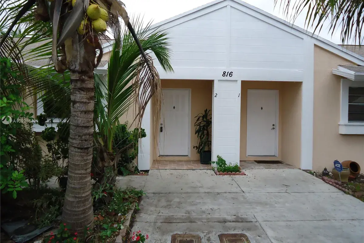 816 NE 214th Ln # 2, Miami FL 33179