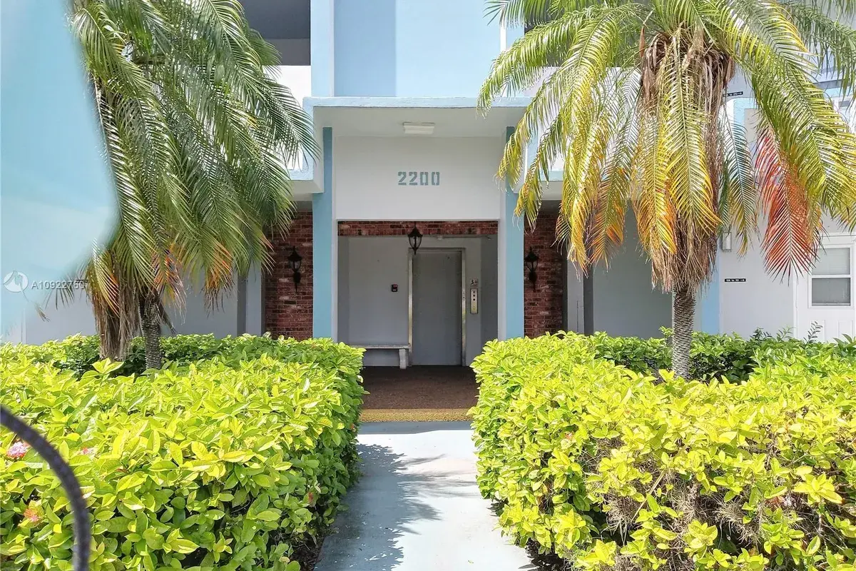 2200 Park Ln # 109, Hollywood FL 33021