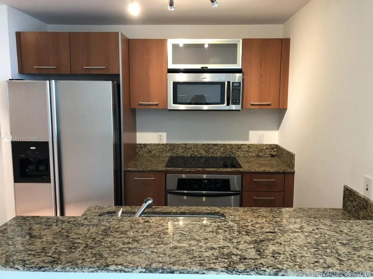 1 bedroom 1 bath Residential for sale at 9066 SW 73rd Ct # 804, Pinecrest FL 33156
