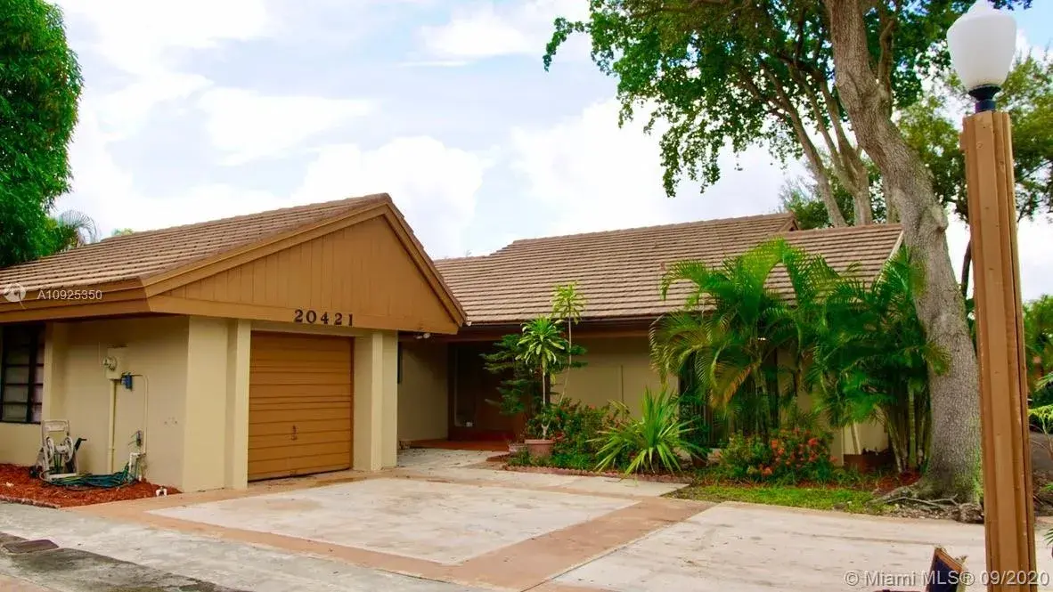 20421 NE 10th Pl, Miami FL 33179