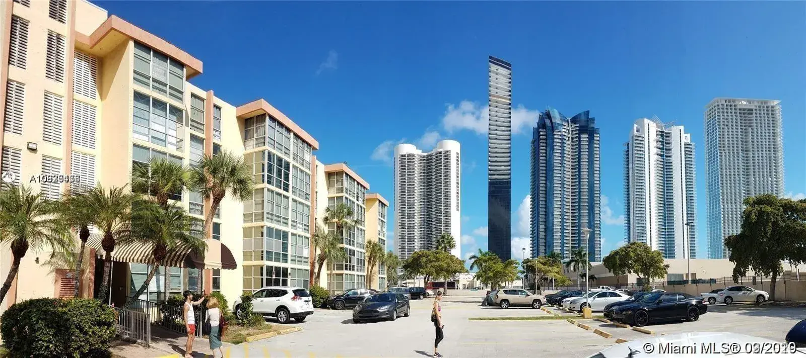 1 bedroom 1 bath for sale at 200 172nd St # 306, Sunny Isles Beach FL 33160