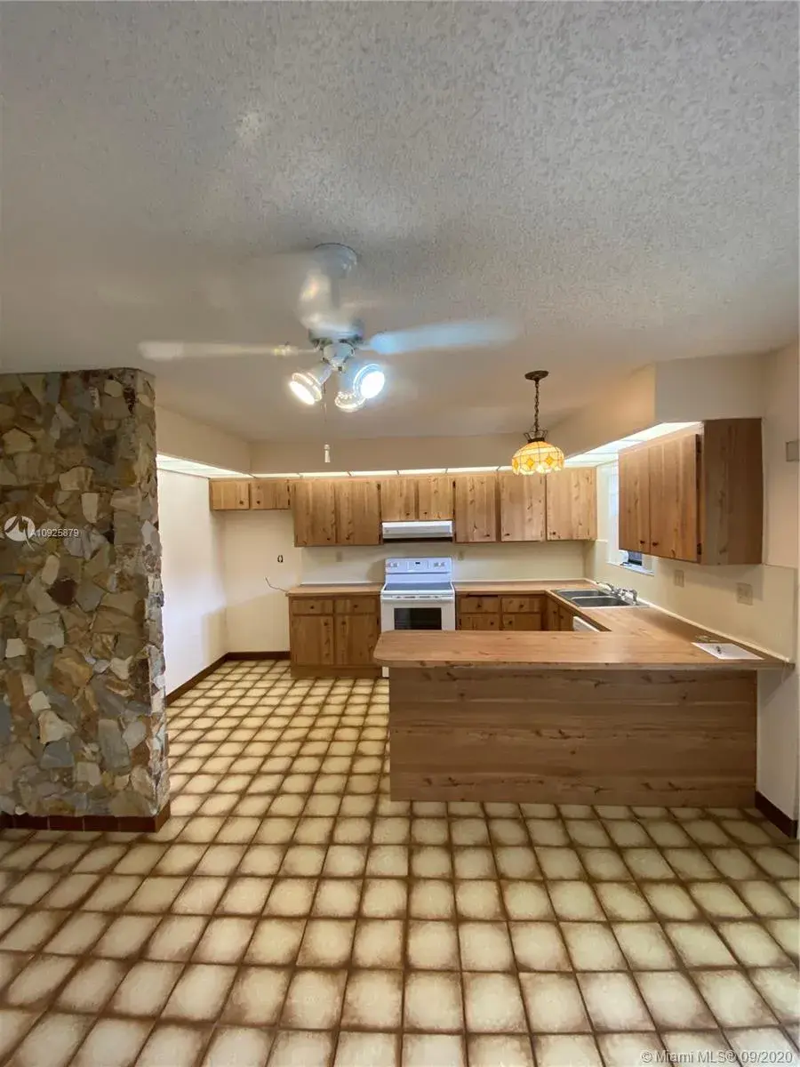 8203 SW 23rd Ct # 21B, North Lauderdale FL 33068