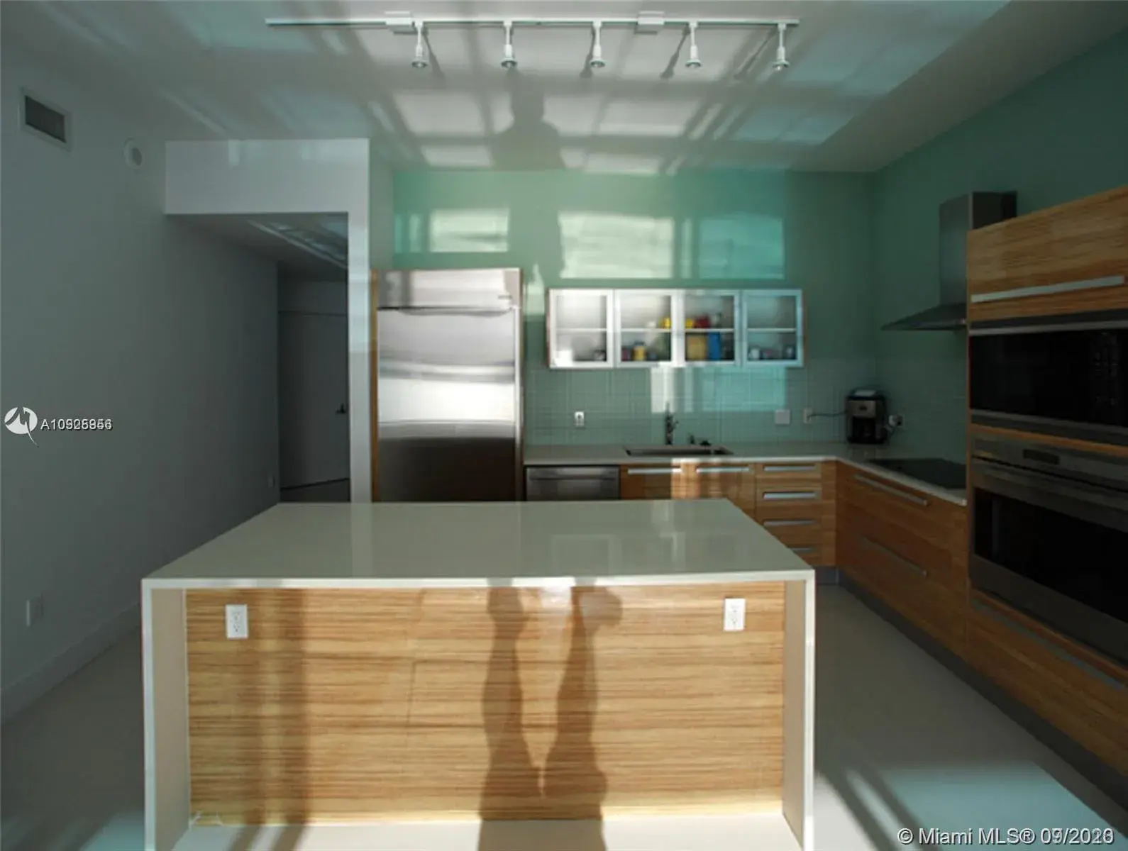 1 bedroom 2 bath Residential for sale at 2020 N Bayshore Dr # 1705, Miami FL 33137