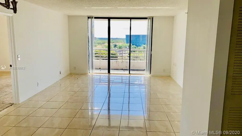 2 bedroom 2 bath Residential for sale at 3300 NE 191st St # 905, Aventura FL 33180